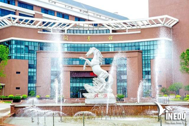 Học bổng 1 năm tiếng và 4 năm chuyên ngành tại trường Phúc Châu