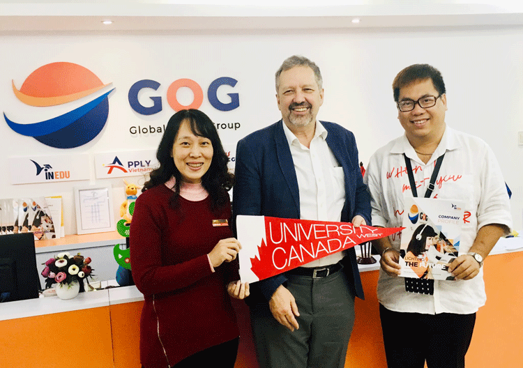 Hiệu trưởng trường University of Canada West tới thăm văn phòng VinEdu Hà Nội