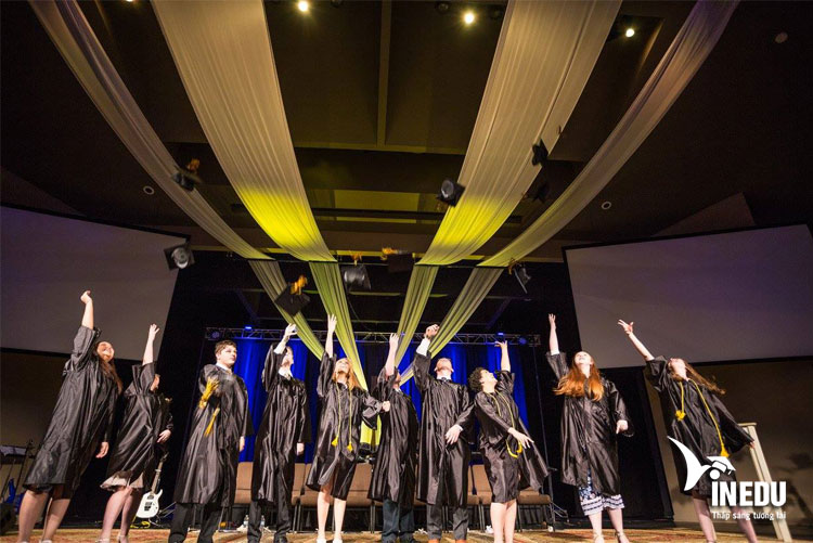 Học bổng lên tới 10.000 đô la trường Trung Học Lancaster Mennonite