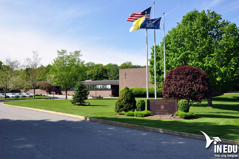 Học bổng trung học Mỹ trường John F.Kennedy Catholic High School