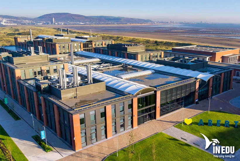 Swansea University – Chương trình đào tạo, học bổng, học phí