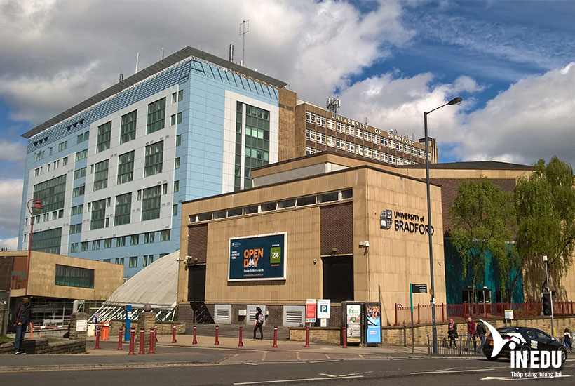 University of Bradford – Chương trình đào tạo, Học bổng, Học phí