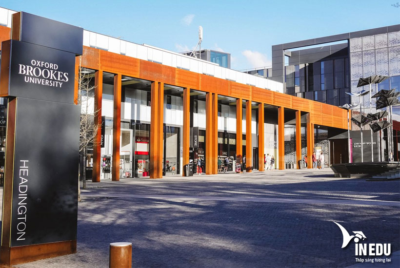 Oxford Brookes University – Chương trình đào tạo, Học phí